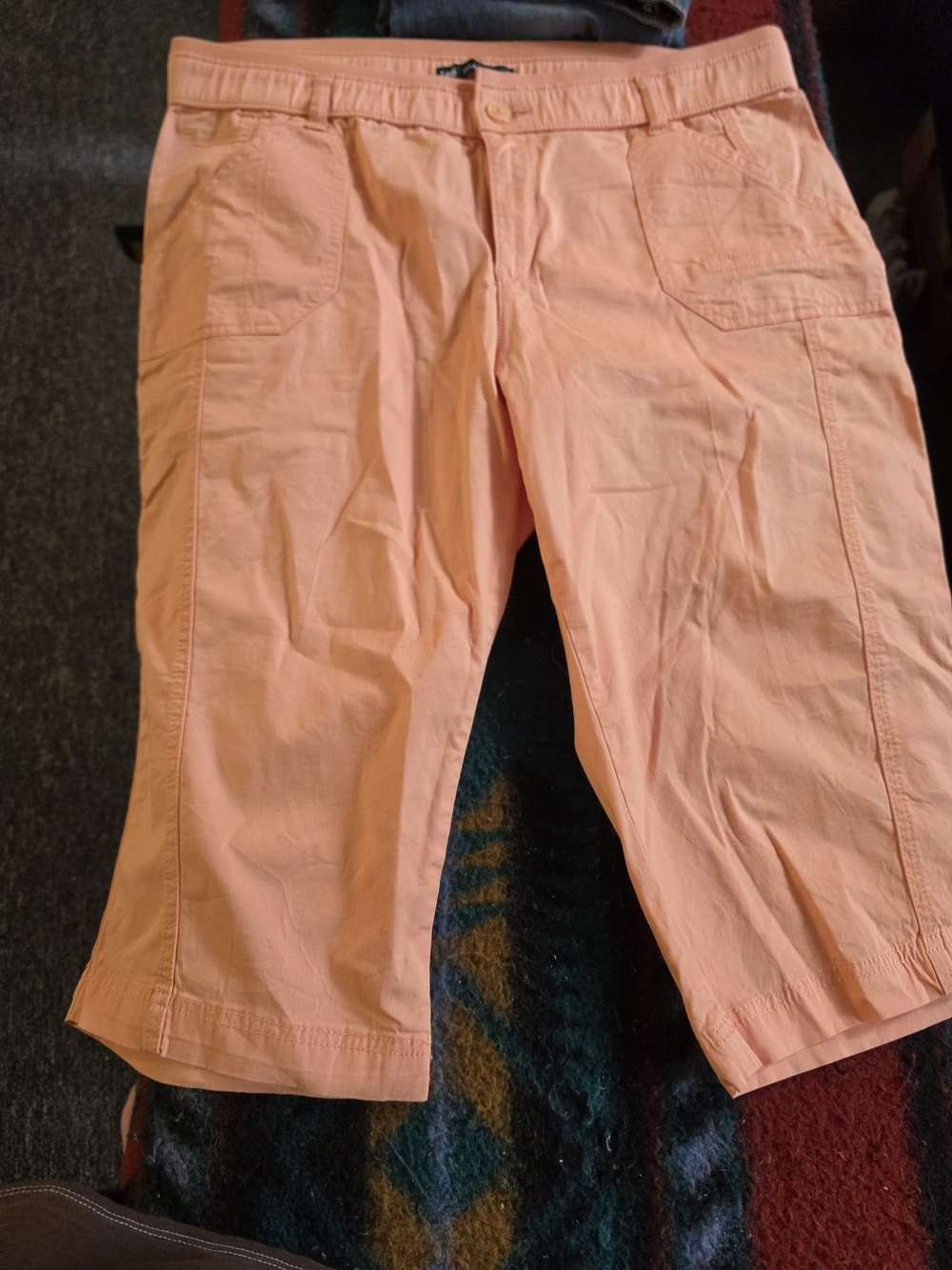 Women’s Casual Pull-On Cargo Capri in Peach Pink